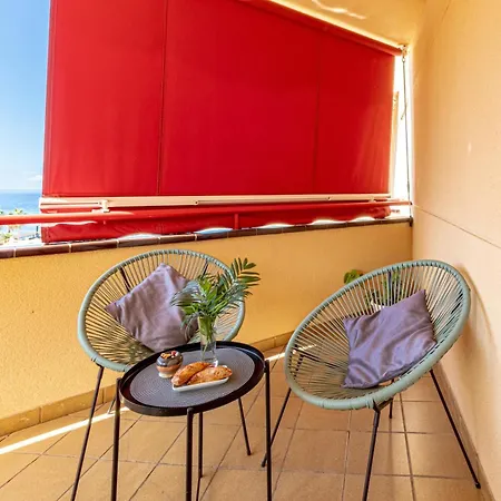 Large Terrace Jardin Apartment *